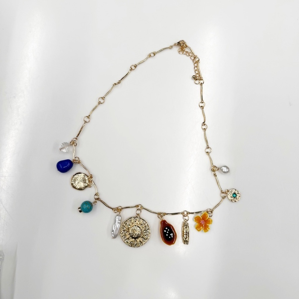 NWOT Boutique Boho Multi-Charm Gold Chain Necklace - Picture 2 of 4